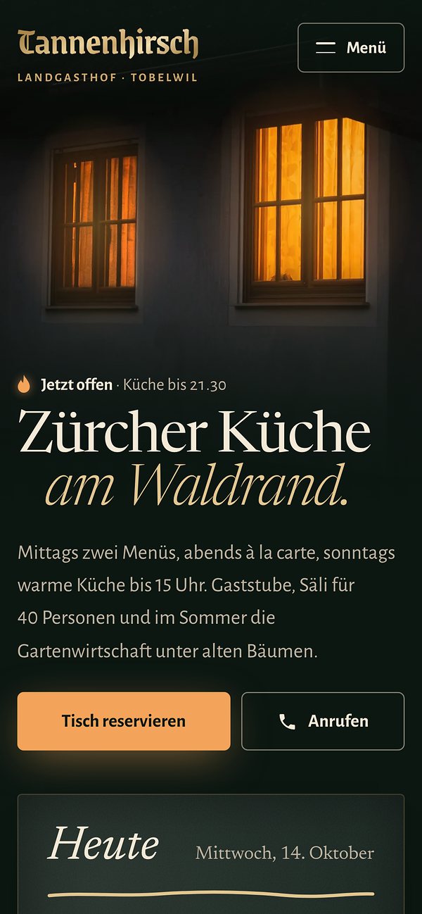 Tannenhirsch heute am Handy: «Jetzt offen», ein grosser Titel und der Knopf «Tisch reservieren».